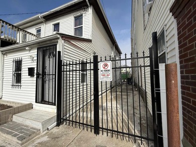 Beach Home For Sale in Atlantic City, New Jersey