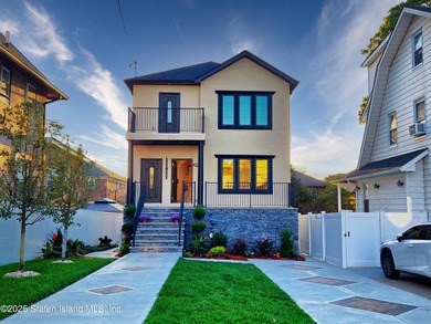 Beach Home Sale Pending in Staten Island, New York