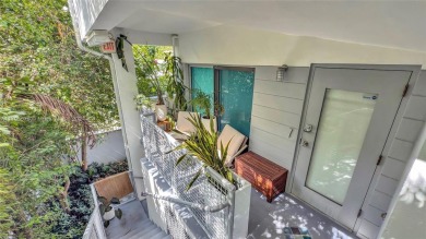 Beach Townhome/Townhouse For Sale in Miami Beach, Florida