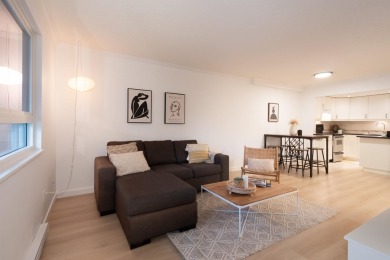 Beach Condo For Sale in Vancouver, 