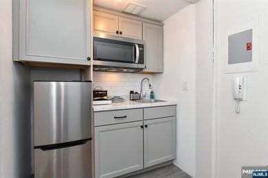 Beach Other For Sale in Fort Lee, New Jersey