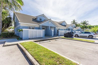 Beach Townhome/Townhouse For Sale in Deerfield Beach, Florida
