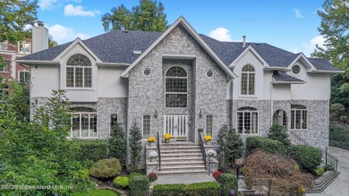 Beach Home Sale Pending in Staten Island, New York