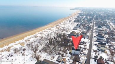 Beach Home For Sale in Keansburg, New Jersey