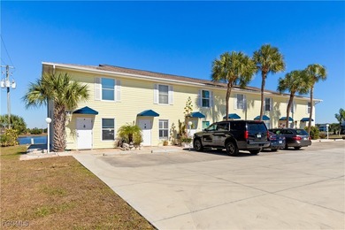 Beach Townhome/Townhouse For Sale in Punta Gorda, Florida