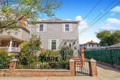 Beach Home For Sale in Queens, New York