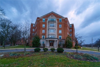 Beach Condo For Sale in Shaker Heights, Ohio