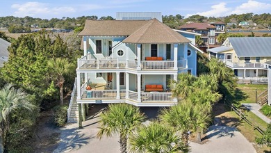 Beach Home For Sale in Pawleys Island, South Carolina