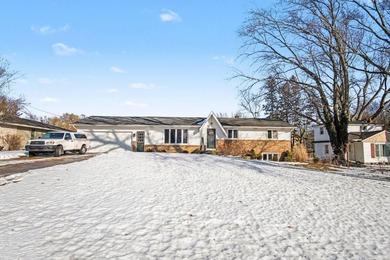 Beach Home Sale Pending in Holland, Michigan