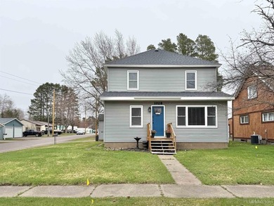 Beach Home Active Under Contract in Ironwood, Michigan