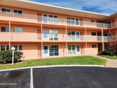 Beach Condo For Sale in Daytona Beach, Florida