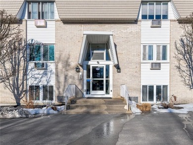 Beach Condo For Sale in Warwick, Rhode Island