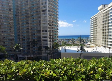 Beach Condo For Sale in Honolulu, Hawaii
