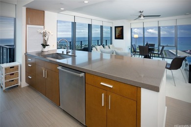 Beach Condo Active Under Contract in Honolulu, Hawaii