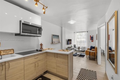 Beach Condo For Sale in Miami Beach, Florida