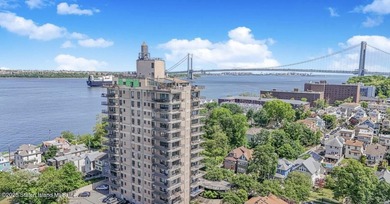 Beach Condo For Sale in Staten Island, New York