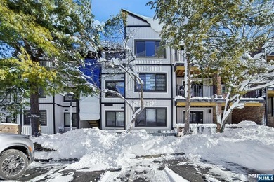 Beach Condo For Sale in Fort Lee, New Jersey