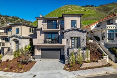 Beach Home For Sale in Pismo Beach, California