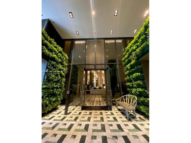 Beach Condo For Sale in Miami, Florida