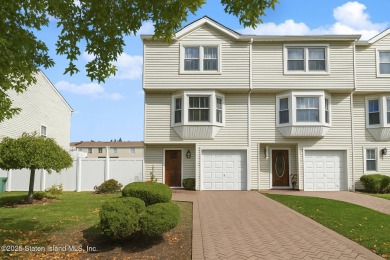 Beach Townhome/Townhouse Sale Pending in Staten Island, New York