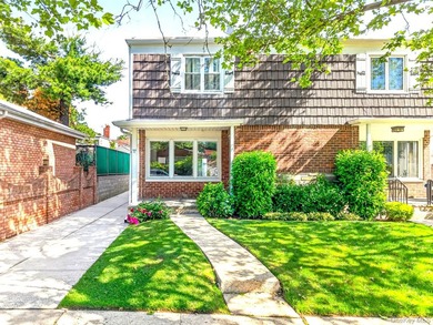 Beach Home For Sale in Bayside, New York