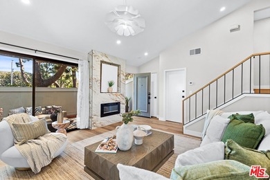 Beach Townhome/Townhouse For Sale in Marina Del Rey, California