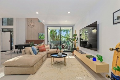 Beach Condo For Sale in Venice, California