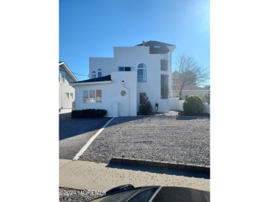 Beach Home For Sale in Point Pleasant Beach, New Jersey