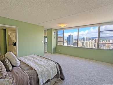 Beach Condo For Sale in Honolulu, Hawaii