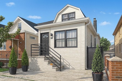 Beach Home Sale Pending in Staten Island, New York