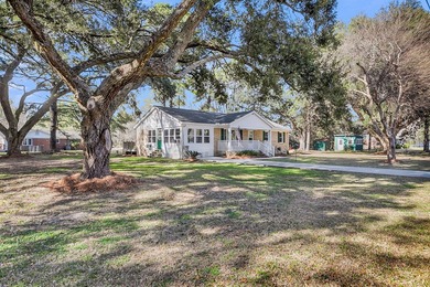 Beach Home For Sale in Meggett, South Carolina