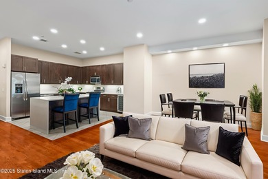 Beach Condo For Sale in Staten Island, New York