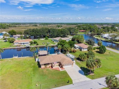 Beach Home For Sale in Crystal River, Florida