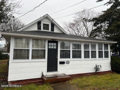 Beach Home Sale Pending in Ocean Gate, New Jersey