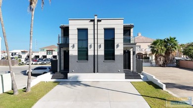Beach Townhome/Townhouse For Sale in South Padre Island, Texas