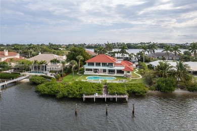 Beach Home For Sale in Manalapan, Florida