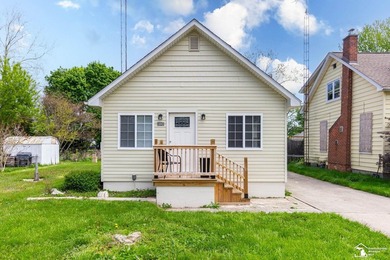 Beach Home For Sale in Newport, Michigan