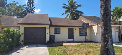 Beach Townhome/Townhouse For Sale in Lake Worth, Florida