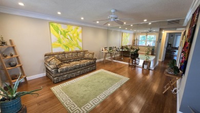 Beach Condo For Sale in West Palm Beach, Florida