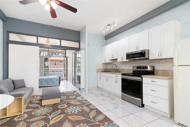 Beach Condo Active Under Contract in Honolulu, Hawaii