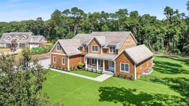 Beach Home For Sale in Southold, New York