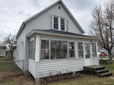 Beach Home For Sale in Gladstone, Michigan