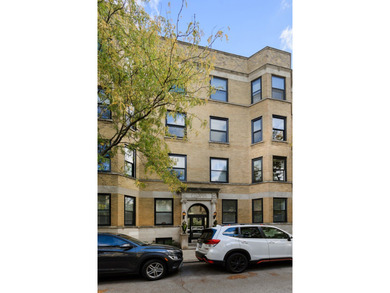 Beach Condo Active Under Contract in Chicago, Illinois