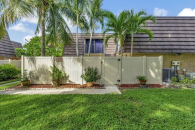 Beach Townhome/Townhouse For Sale in West Palm Beach, Florida