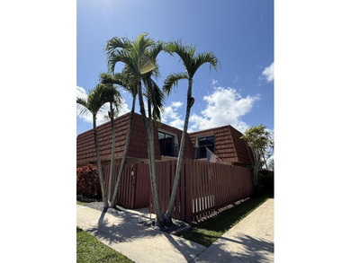 Beach Townhome/Townhouse For Sale in Delray Beach, Florida
