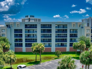 Beach Condo For Sale in New Smyrna Beach, Florida