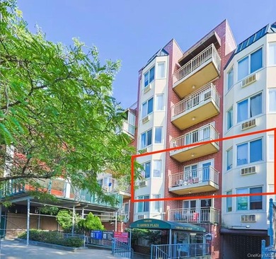 Beach Condo Sale Pending in Flushing, New York