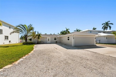Beach Home For Sale in Fort Myers, Florida