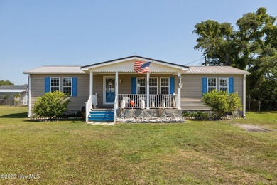 Beach Home For Sale in Harkers Island, North Carolina