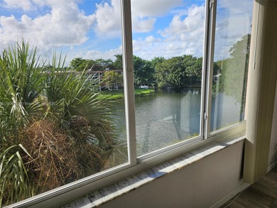 Beach Condo For Sale in Sunrise, Florida